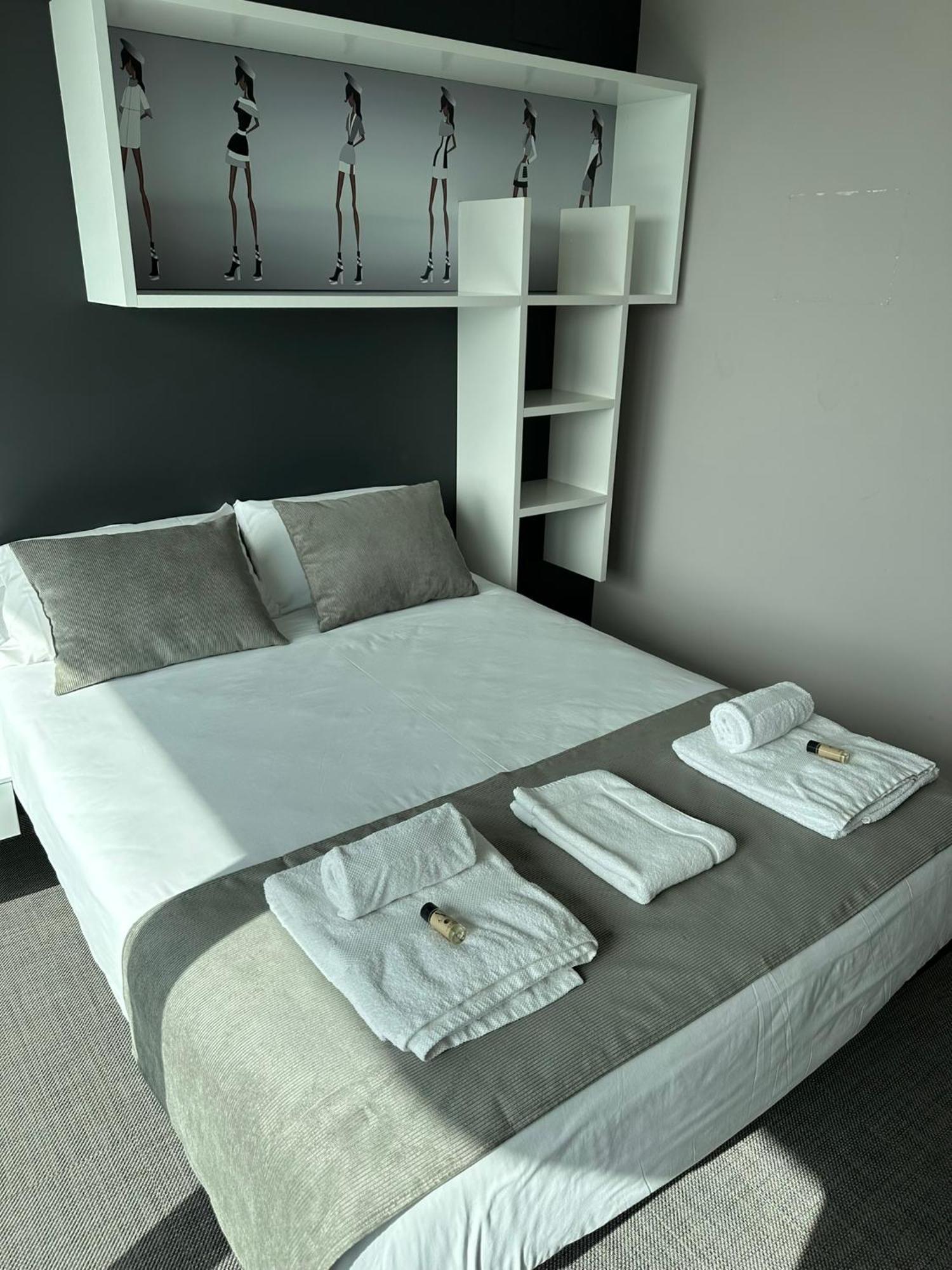 Tres Prismas Exclusive Villa Sarria Ngoại thất bức ảnh