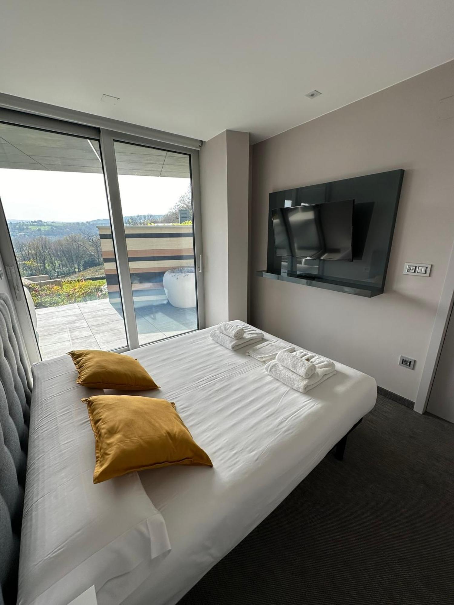 Tres Prismas Exclusive Villa Sarria Ngoại thất bức ảnh