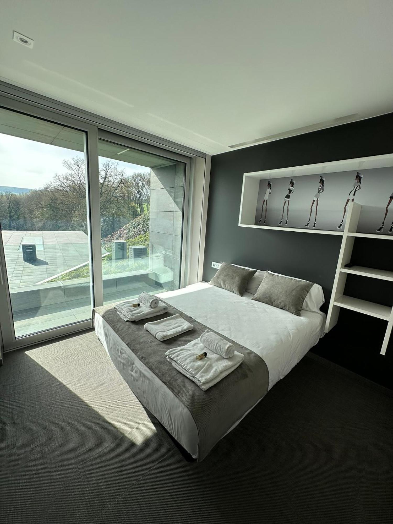 Tres Prismas Exclusive Villa Sarria Ngoại thất bức ảnh